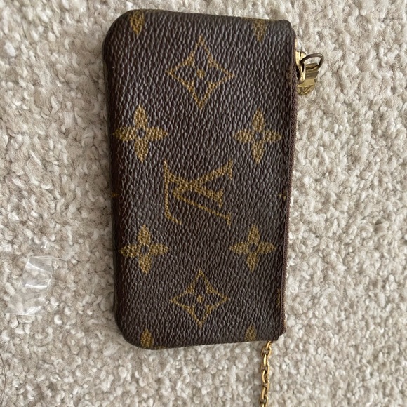 Louis Vuitton Accessories - Louis Vuitton key pouch